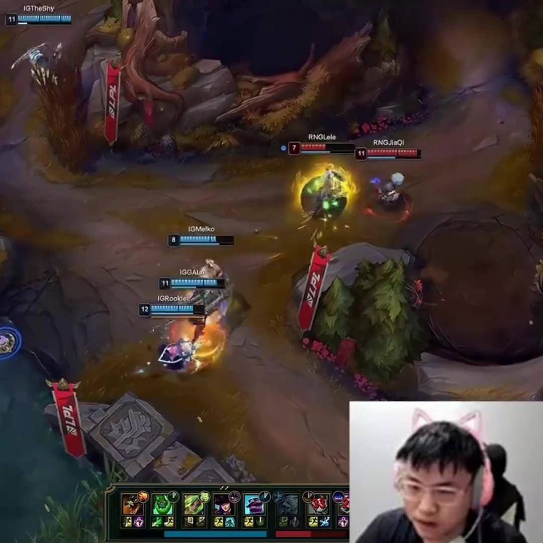 晋级下一阶段引发热议！，TheShy在RNG比赛中刷新纪录热度持续攀升